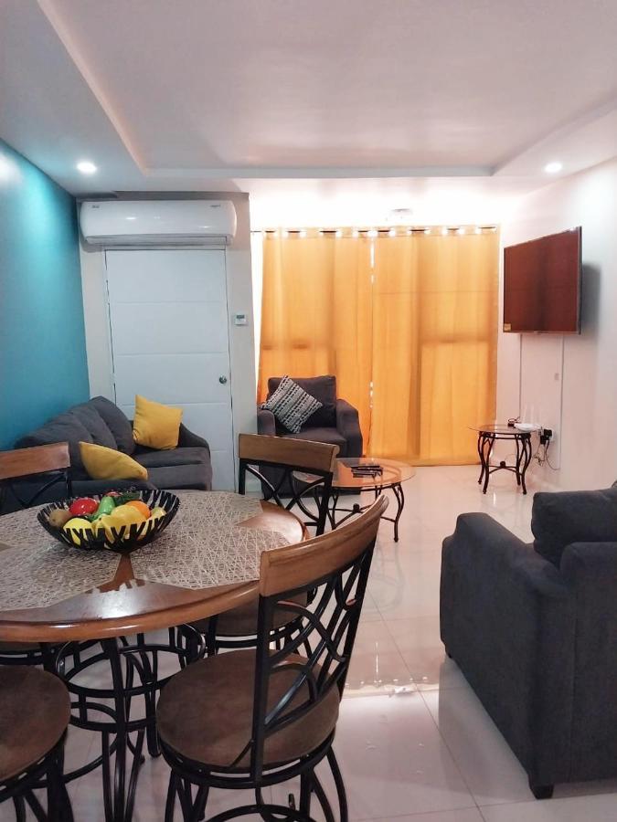Impeccable 2-Br Apartment-Ornella Villa At Bayfront Villa Portmore Zewnętrze zdjęcie